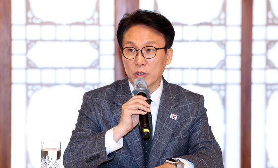 발언하는 김민석 총리