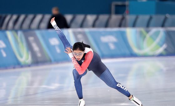 질주하는 이나현