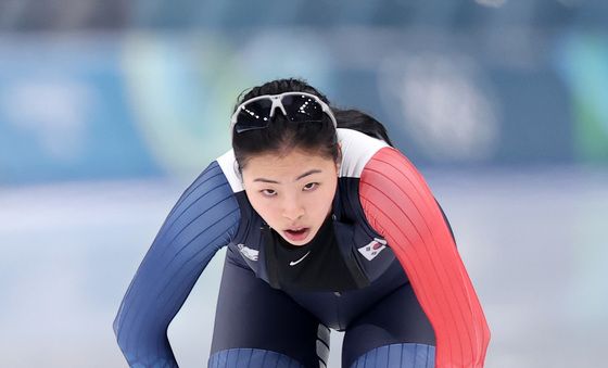 숨 고르는 이나현