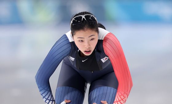 숨 고르는 이나현