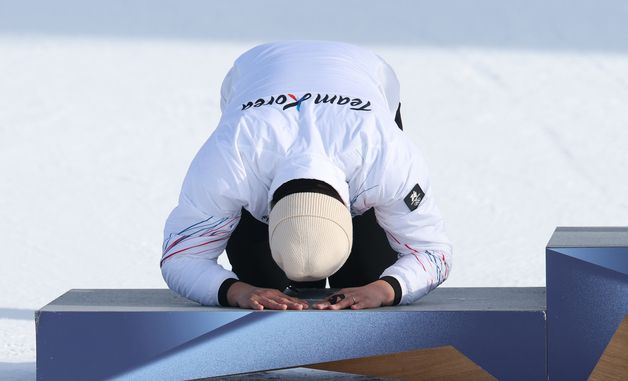 큰 절 올리는 김상겸