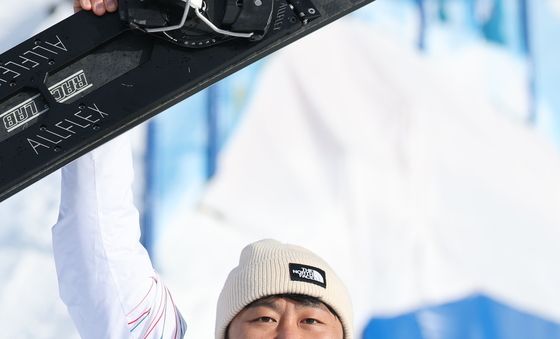 깜짝 메달 안긴 김상겸