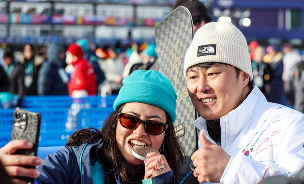 김상겸, 자원봉사자와 셀카