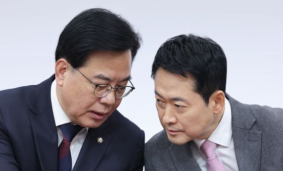 대화하는 장동혁·송언석