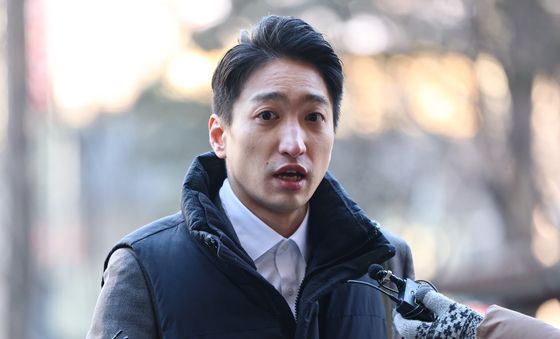 김경 'CES 출입증 유용' 의혹 고발인 조사