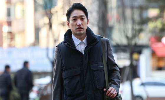 강서경찰서 출석하는 고발인 이상욱 정의당 강서구위원장