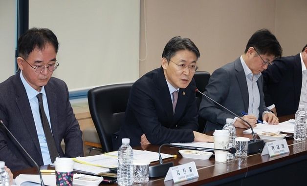 권대영 부위원장, '재기 지원 카드상품 준비상황 점검회의' 참석