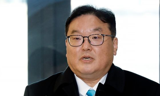 엄희준 검사 '쿠팡과 유착 없다'