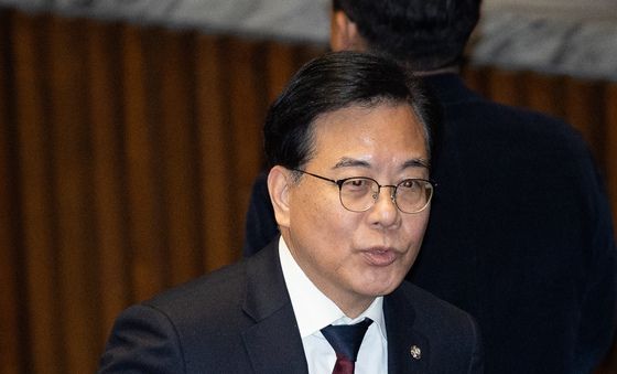 본회의 참석한 송언석 원내대표