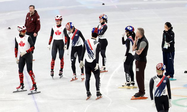 캐나다 대표팀과 함께 훈련하는 쇼트트랙 대표팀