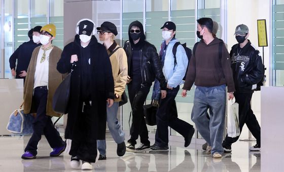 BTS '완전체 귀국'