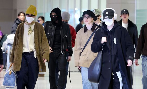 BTS 완전체 착륙 완료