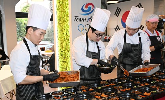 국가대표 식탁 책임진다…밀라노 급식지원센터 공개 행사