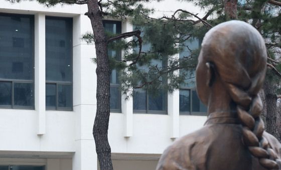 3.1절 기념 유관순열사 동상 헌화예배 참석한 우원식 의장