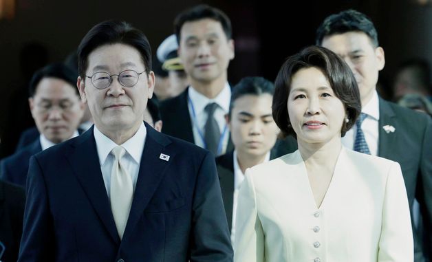 싱가포르 도착한 이재명 대통령