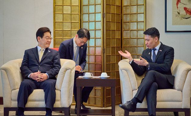 환담 나누는 이재명 대통령