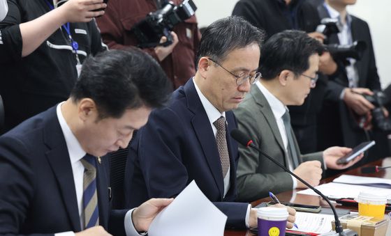 중동사태 경제대응TF 참석한 이형일·이호현 차관