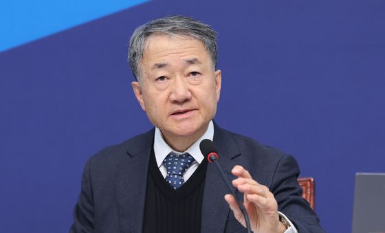 발언하는 박능후 공관위원장