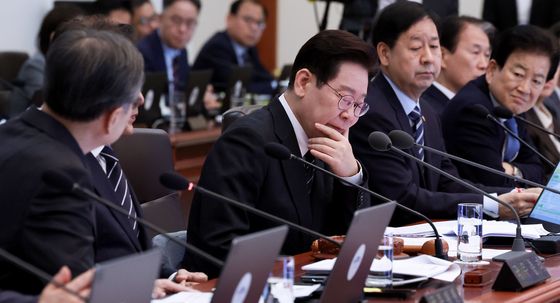 외교장관 답변 듣은 이재명 대통령