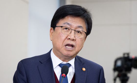 최교진 교육부 장관, 법안 의결 인사말