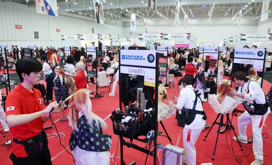 기량 겨루는 세계 미용인