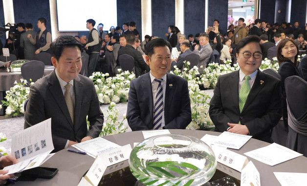 미소짓는 우원식·정청래·장동혁