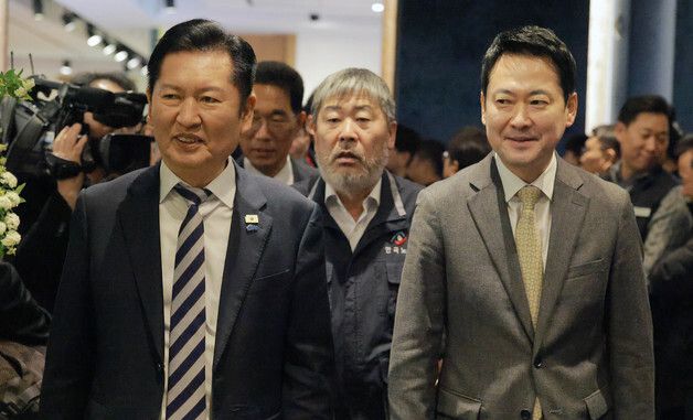 한국노총 80주년 기념식 참석하는 정청래 대표와 장동혁 대표