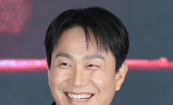 인사말 하는 오정세