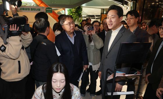 청년 홈&잡 페어 찾은 오세훈 시장