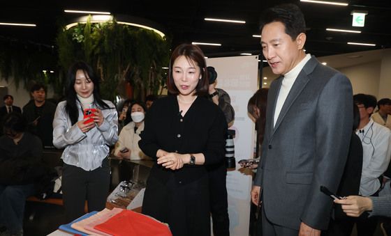 오세훈 시장, 청년 홈&잡 페어 방문