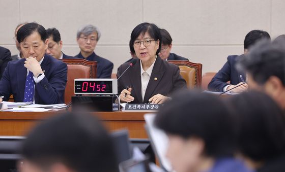 현안 답변하는 정은경 장관