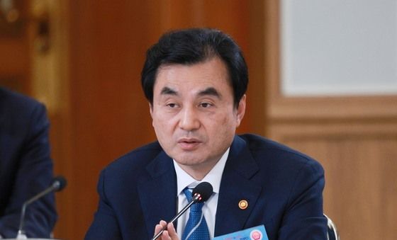 발언하는 안규백 장관