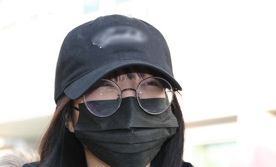 취재진 질문에 답하는 쯔양