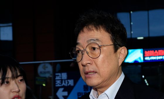 '음주운전' 이재룡, 경찰 피의자 조사 받고 귀가