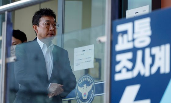 경찰 조사 마친 배우 이재룡