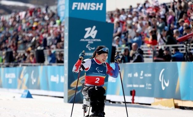 기뻐하는 김윤지