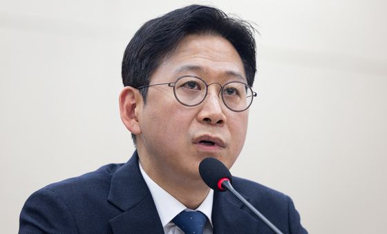 답변하는 배경훈 과기정통부 장관