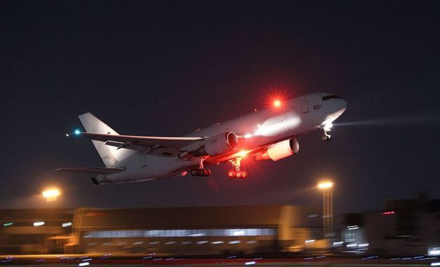 [포토] 중동 체류 일본인 대피 위해 이륙하는 일본 자위대 항공기