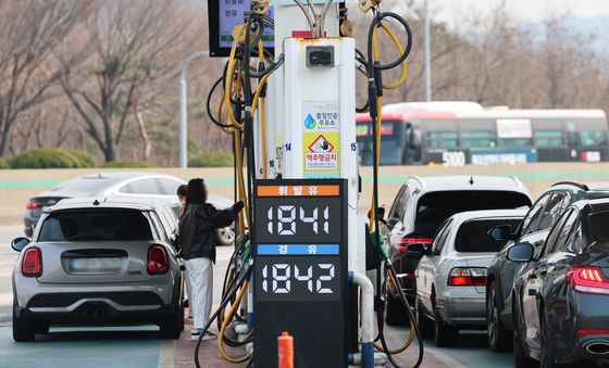전국 기름값, 중동사태 후 첫 하락 전환