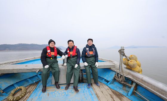 조업 출항하는 정청래·박찬대