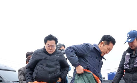 작업복 입는 정청래·박찬대