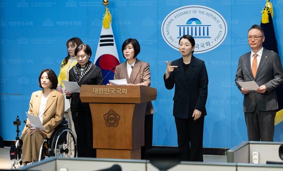 국민의힘 보건복지위원들 '정은경 장관 거취 표명 촉구'