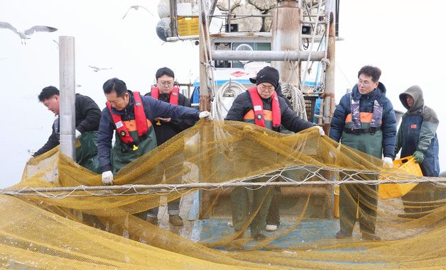 새우잡이하는 정청래 대표와 박찬대 의원