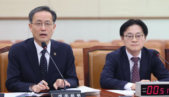 법사위 답변하는 이형일 1차관