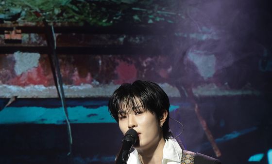 정지섭, 빠져드는 무대