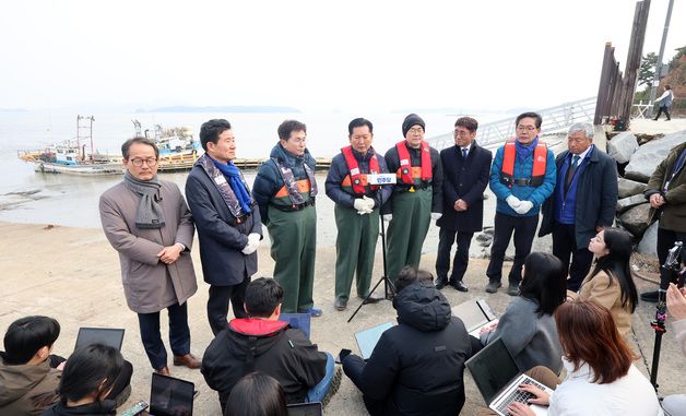 백브리핑하는 정청래 대표와 박찬대 의원