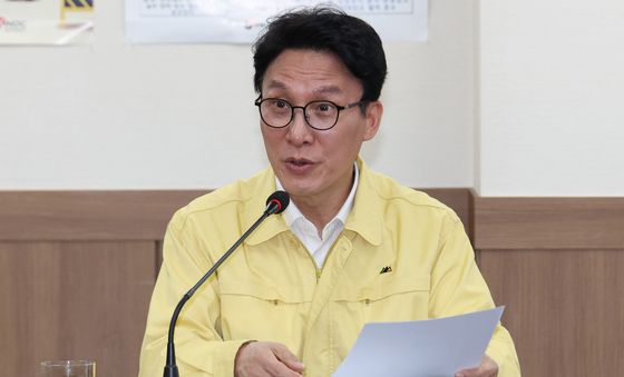 구리 석유비축기지 점검하는 김민석 총리