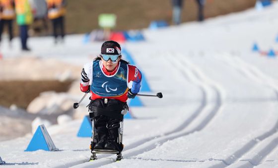 김윤지, 은빛 질주