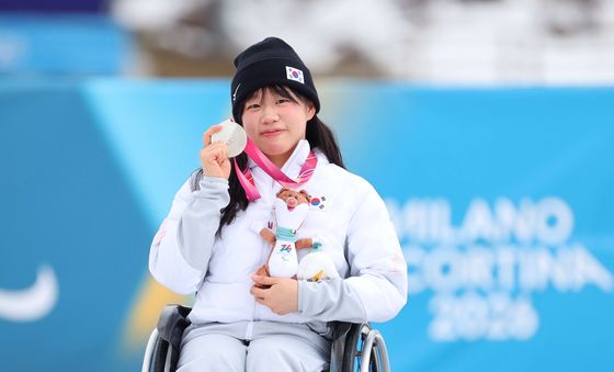 김윤지, 크로스컨트리 10㎞ 인터벌 스타트 준우승