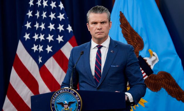 [포토] 브리핑 중인 피트 헤그세스